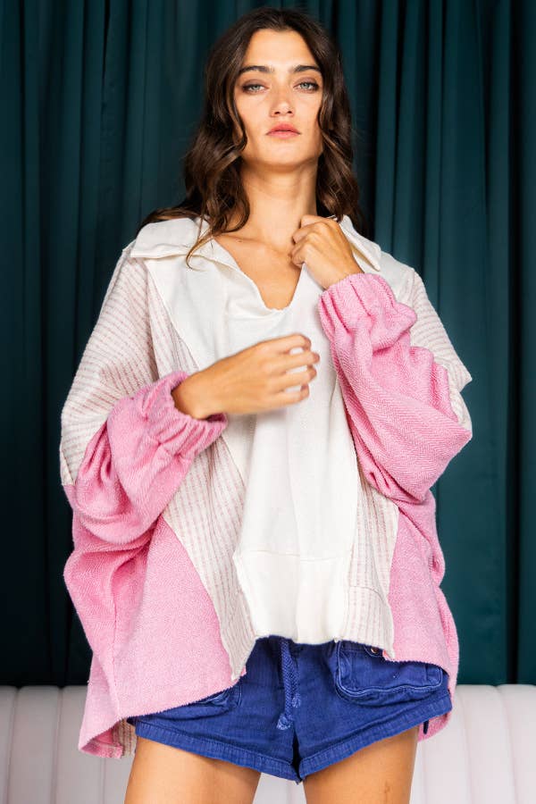Oversized Spread Collared V-Neck Contrast Top
