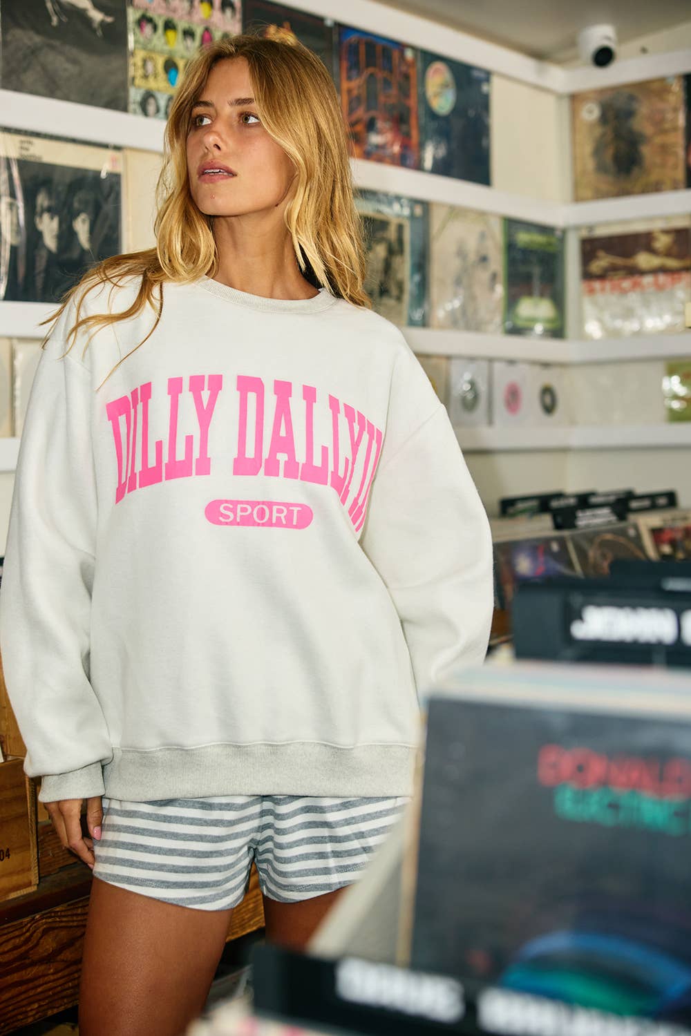 DILLYDALLYIN  Reversible Oversized Sweatshirt