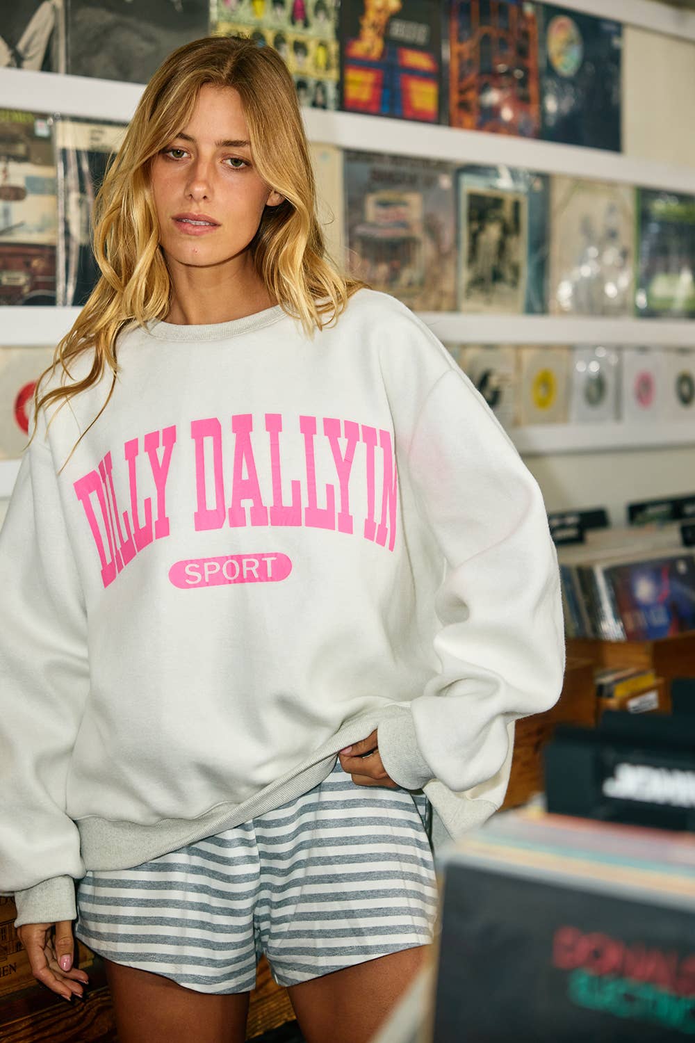 DILLYDALLYIN  Reversible Oversized Sweatshirt