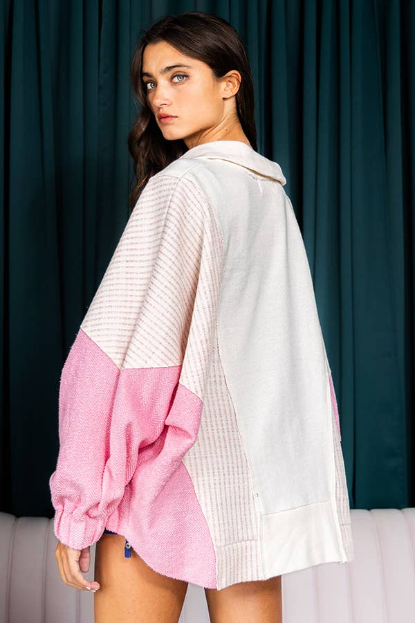 Oversized Spread Collared V-Neck Contrast Top
